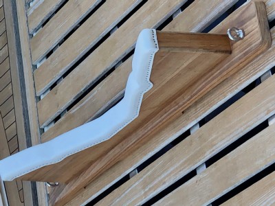 Chocks in teak with leather